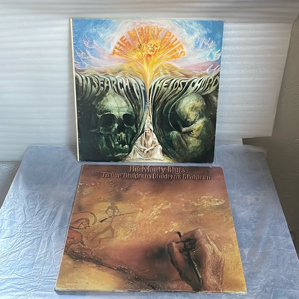 Moody Blues 2 Vinyl  - To our Childrens Children & In search of the lost chord